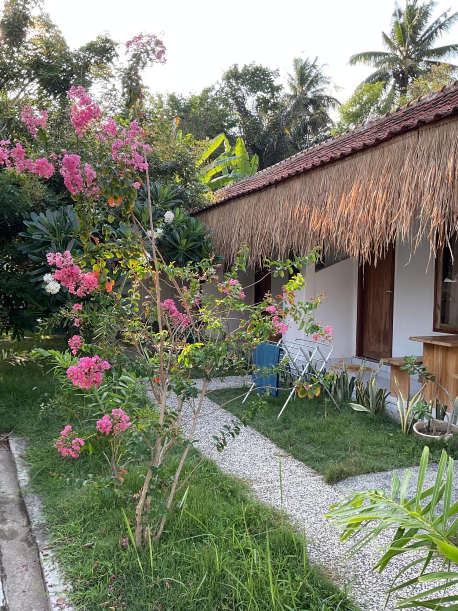 Tiga Spies Hostel Kuta  Esterno foto